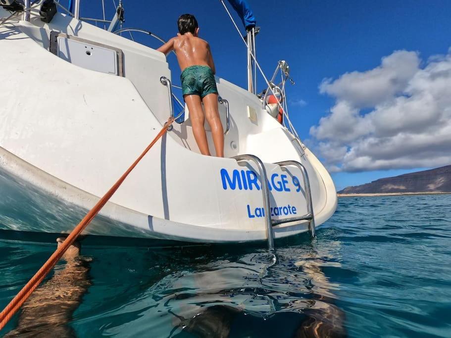 Magnifico Barco En La Graciosa Hotel Калета де Себо Екстериор снимка
