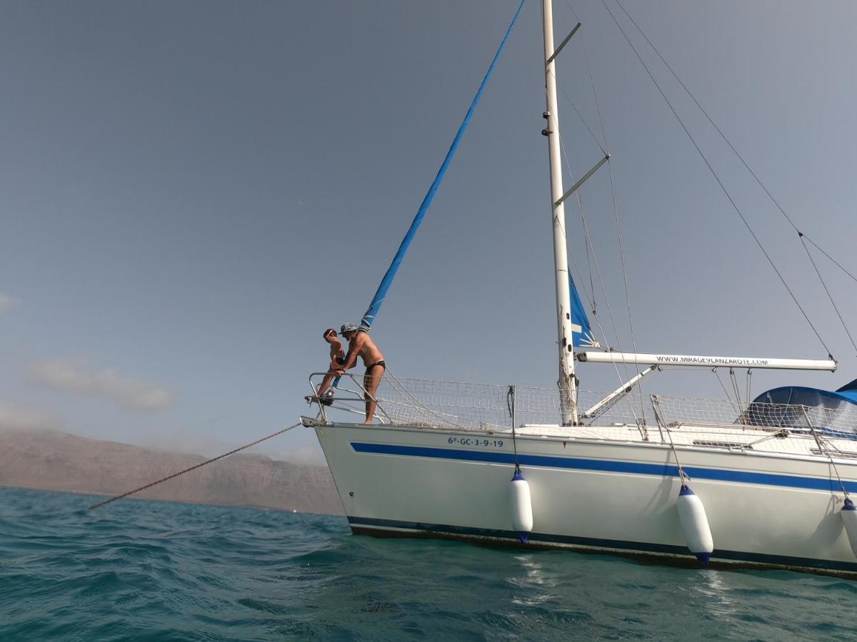Magnifico Barco En La Graciosa Hotel Калета де Себо Екстериор снимка