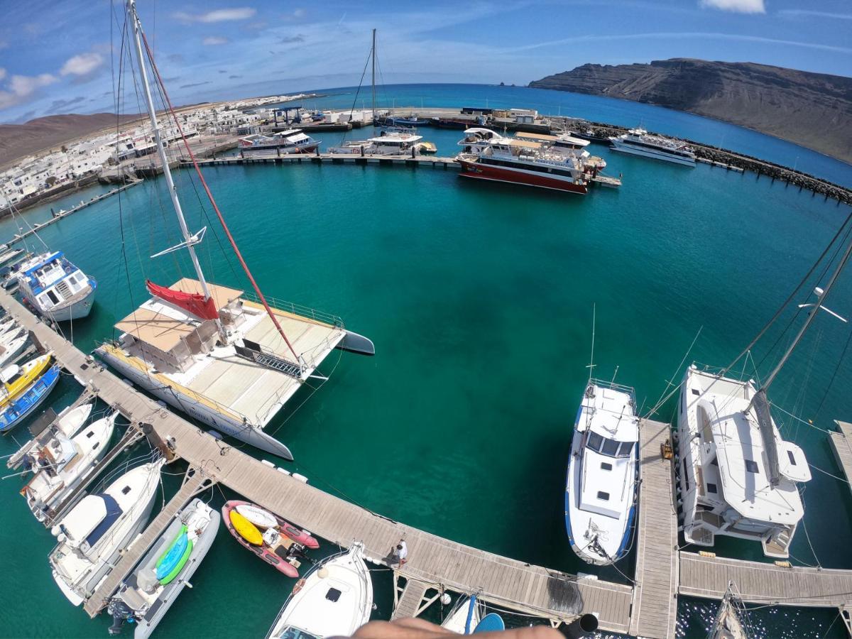 Magnifico Barco En La Graciosa Hotel Калета де Себо Екстериор снимка
