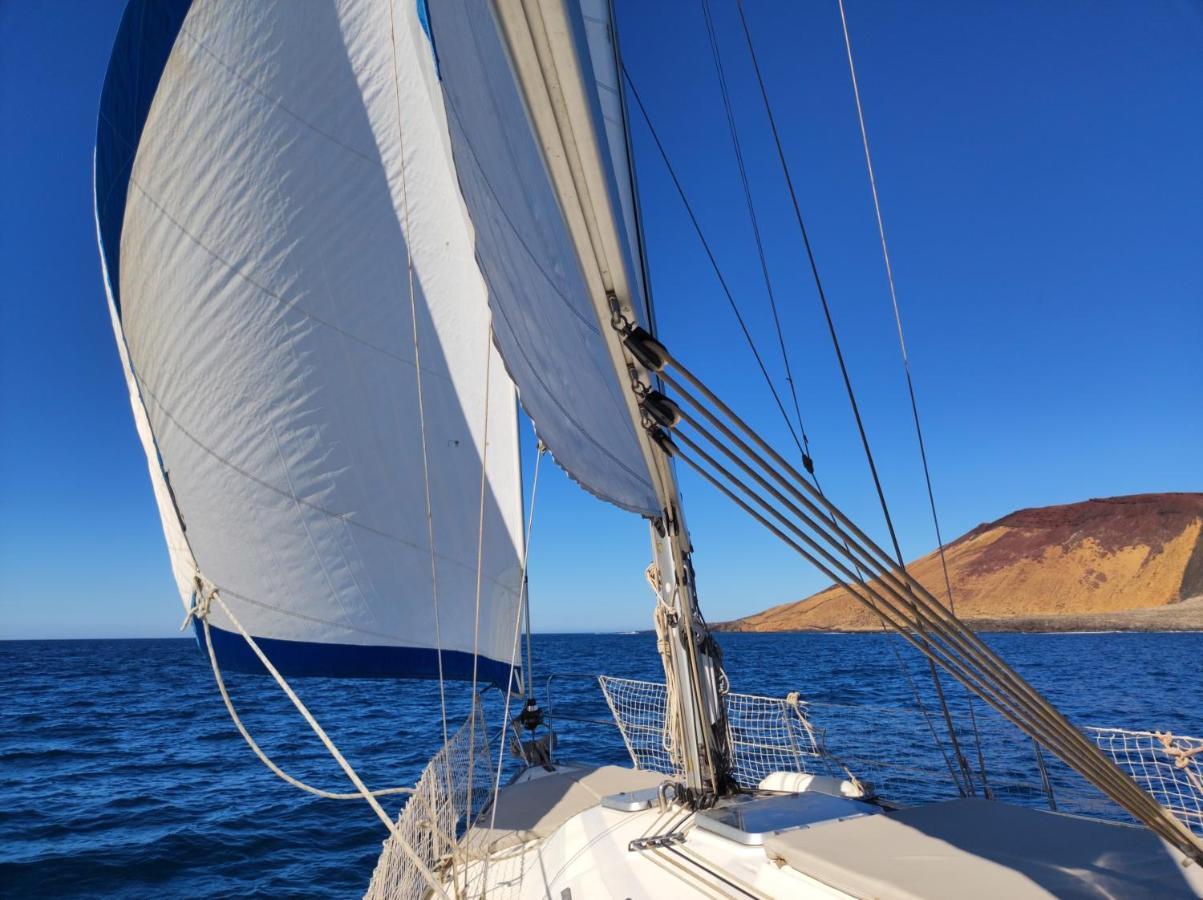 Magnifico Barco En La Graciosa Hotel Калета де Себо Екстериор снимка